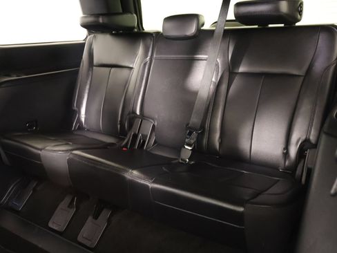 Used 2020 Ford Expedition XLT w/ Equipment Group 201A RWD image 12