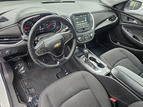 Used 2018 Chevrolet Malibu LT image 18