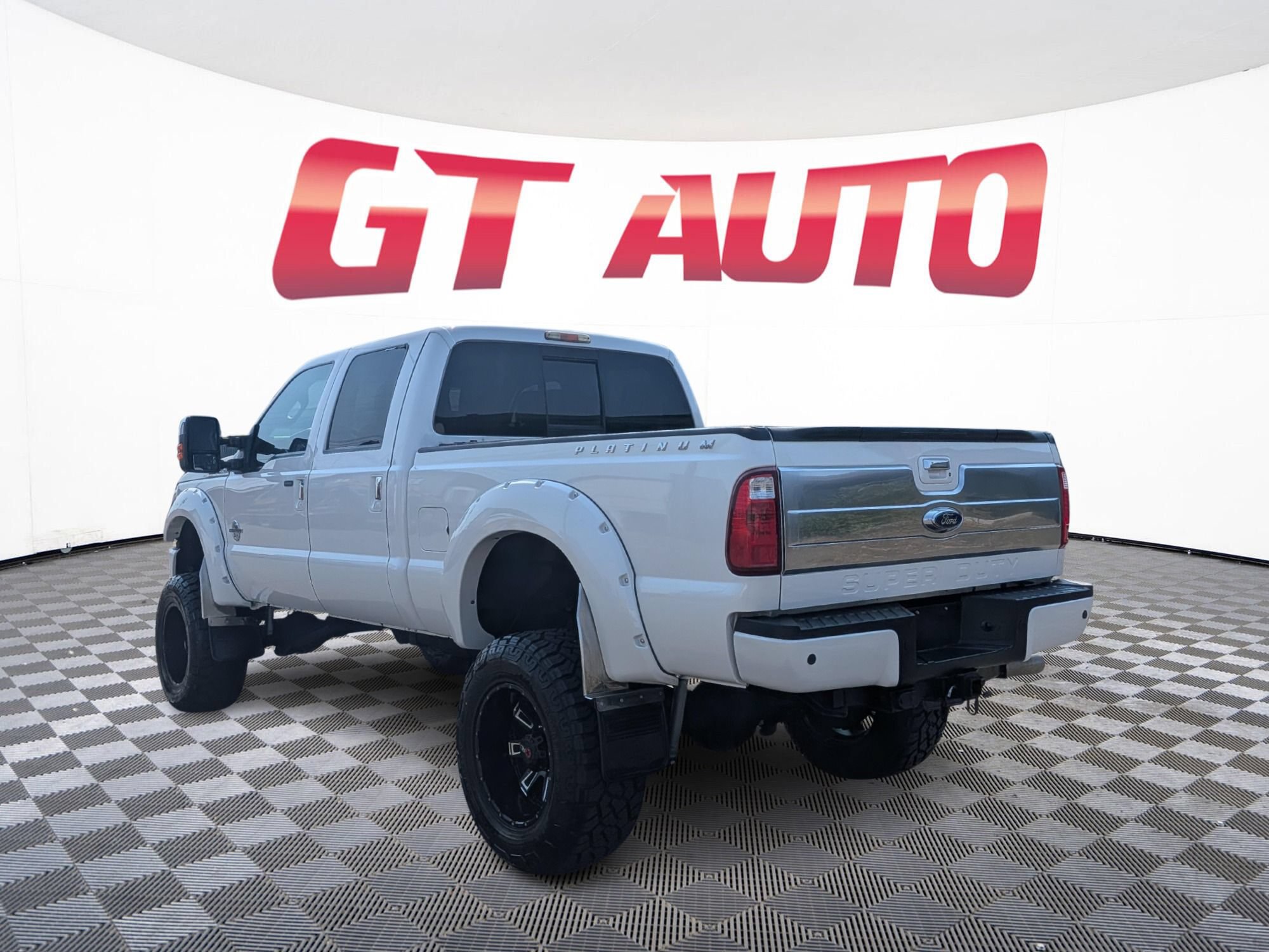 Used 2016 Ford F350 Platinum w/ Platinum Package AWD/4WD image 4