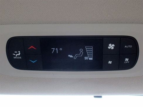 Used 2022 Chrysler Pacifica Touring-L image 29