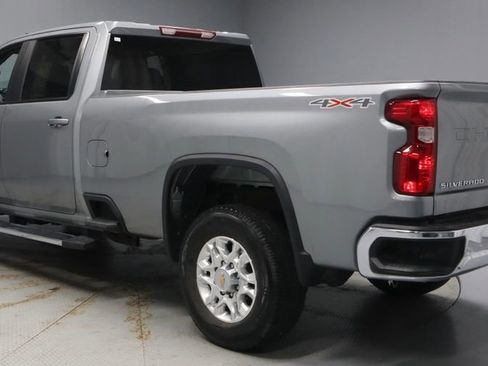 Used 2025 Chevrolet Silverado 3500 LT w/ Convenience Package AWD/4WD image 10