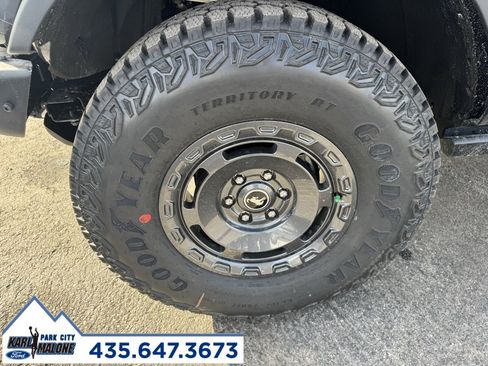 New 2025 Ford Bronco Badlands image 7