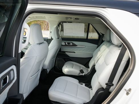 New 2026 Ford Explorer Platinum w/ LUX Leather Package image 31