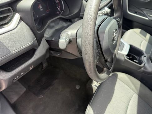 Certified 2025 Toyota RAV4 XLE FWD image 28