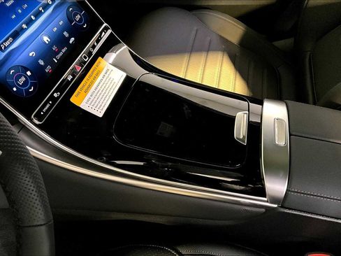 Used 2025 Mercedes-Benz GLC 300 4MATIC image 10