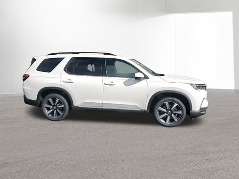 New 2025 Honda Pilot Touring image 10