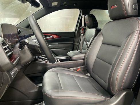 Used 2026 Chevrolet Traverse Z71 w/ Driver Confidence Package image 11