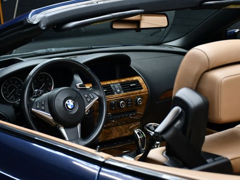 Used 2010 BMW 650i Convertible image 9