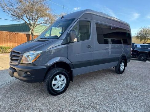 Used 2017 Mercedes-Benz Sprinter 2500 image 40