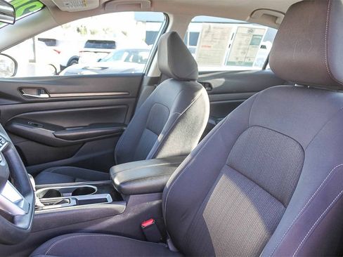 Used 2024 Nissan Altima 2.5 SV image 22