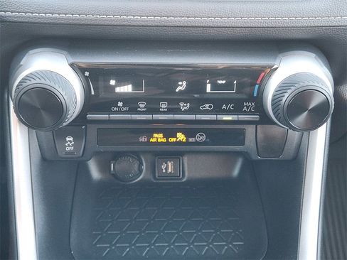 Used 2023 Toyota RAV4 LE image 19