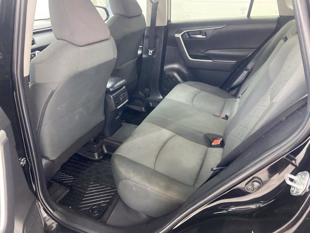 Used 2022 Toyota RAV4 XLE AWD/4WD image 18