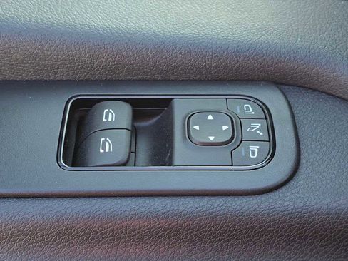 Used 2025 Mercedes-Benz Sprinter 2500 image 23
