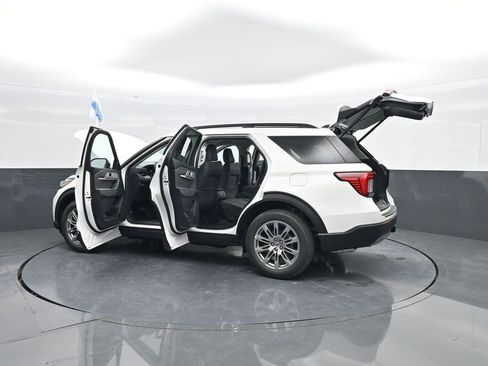 New 2026 Ford Explorer Active w/ Active Comfort Package image 59