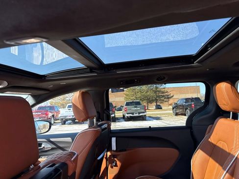 New 2026 Chrysler Pacifica Pinnacle FWD image 8