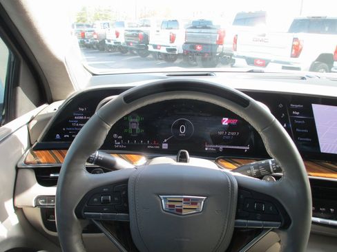 Used 2023 Cadillac Escalade Sport Platinum image 35