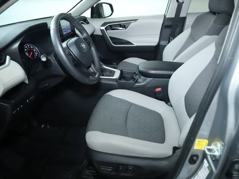 Certified 2020 Toyota RAV4 XLE image 17
