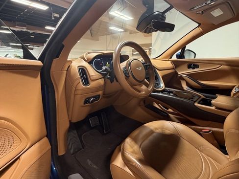 Used 2022 Aston Martin DBX image 6