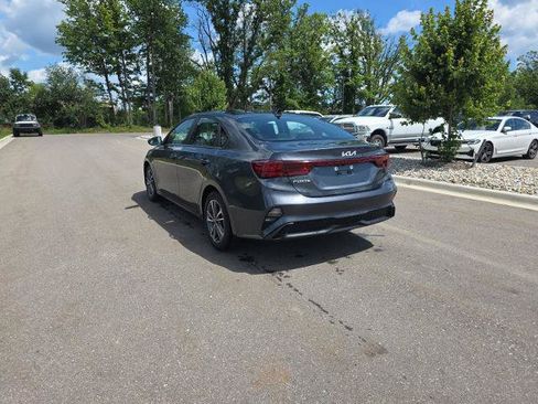 Used 2024 Kia Forte LXS FWD image 5