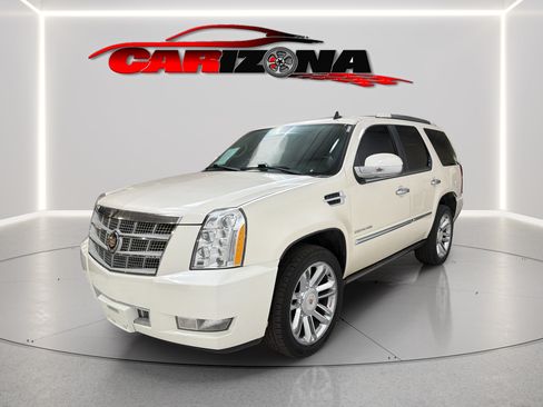 Used 2013 Cadillac Escalade Platinum AWD/4WD image 3