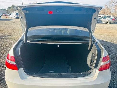 Used 2010 Mercedes-Benz E 350 Sedan image 12