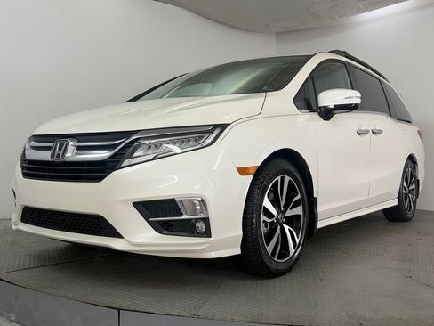 Used 2018 Honda Odyssey Elite image 3