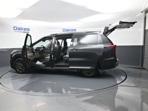Certified 2025 Kia Carnival SX image 57