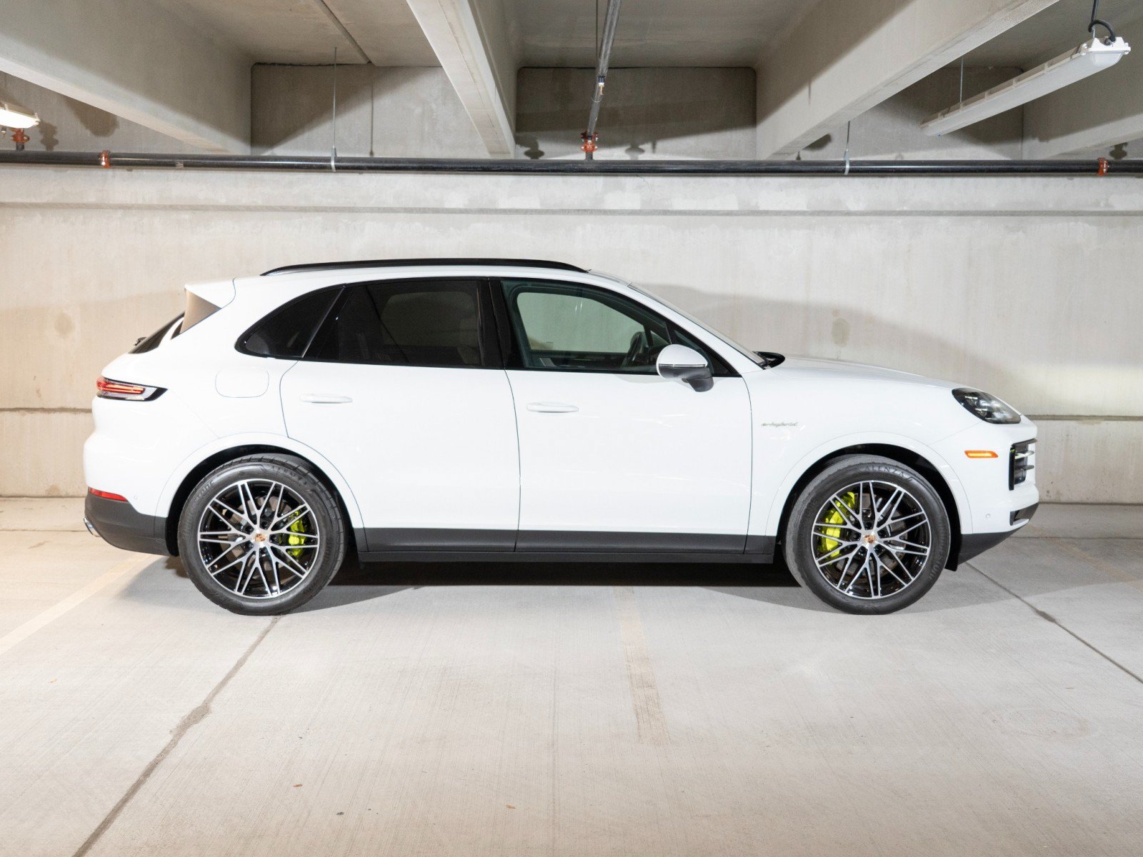 Certified 2025 Porsche Cayenne Coupe AWD/4WD image 8