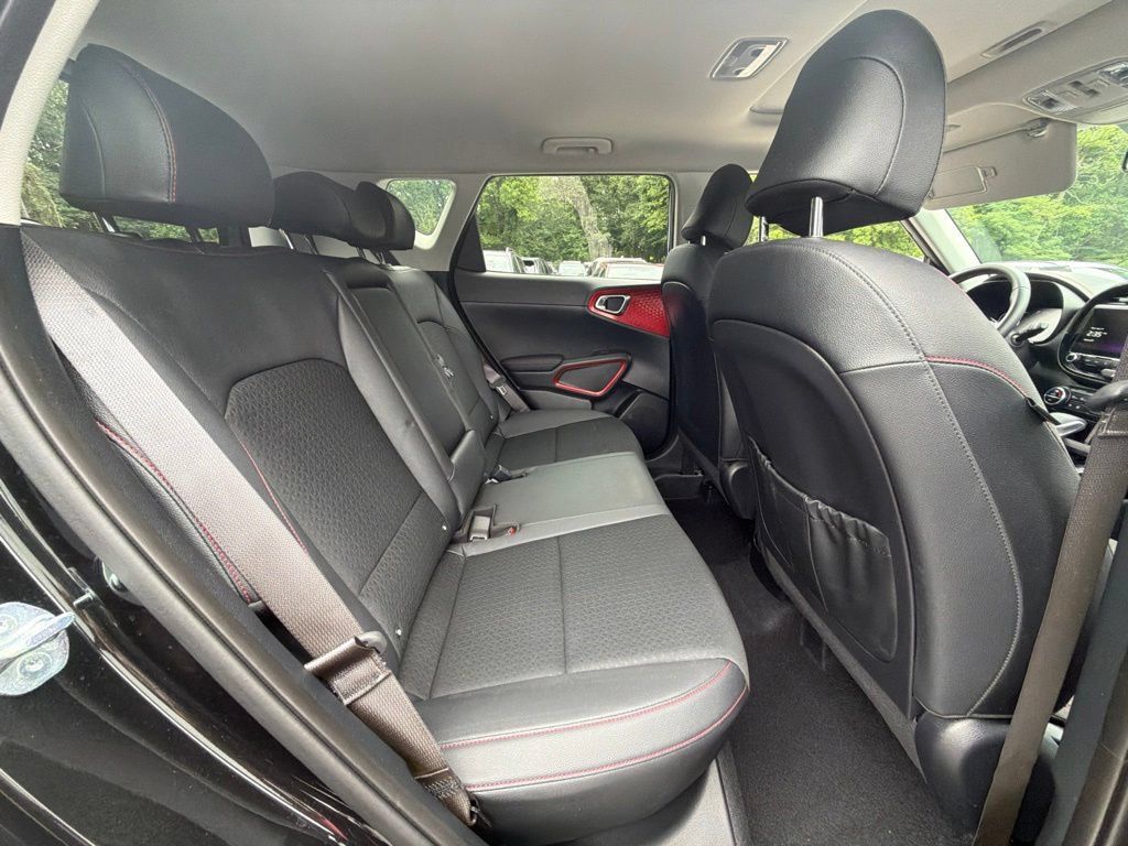 Used 2024 Kia Soul GT-Line FWD image 11