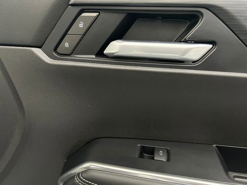 Used 2025 GMC Acadia Elevation image 30