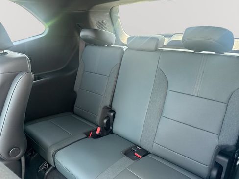 New 2026 GMC Acadia AT4 w/ Luxury Package AWD/4WD image 31