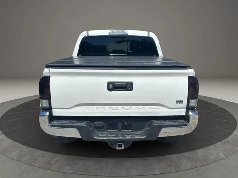 Used 2019 Toyota Tacoma SR5 RWD image 4