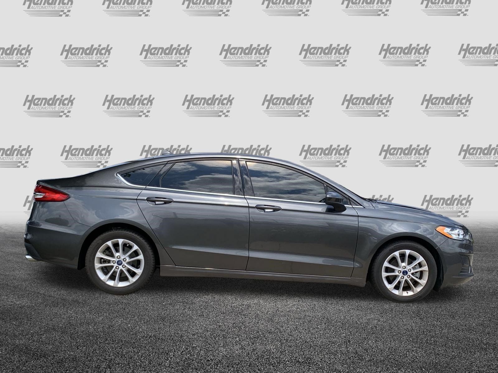 Used 2019 Ford Fusion SE FWD image 11