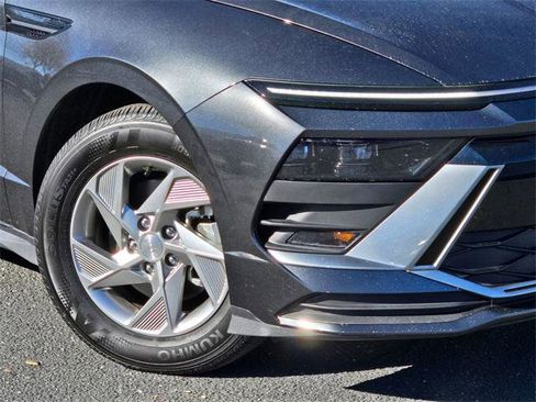 Certified 2025 Hyundai Sonata SE image 9