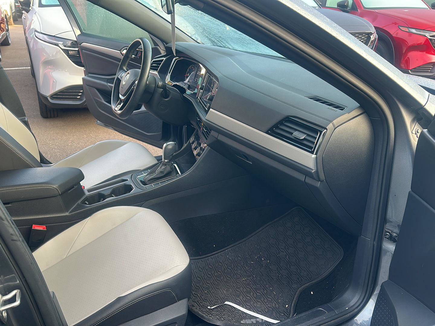 Used 2019 Volkswagen Jetta R-Line w/ R-Line Cold Weather Package FWD image 11