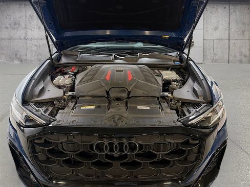 Used 2025 Audi SQ8 Prestige AWD/4WD image 32