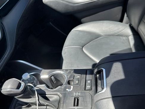 Used 2021 Toyota Highlander XLE FWD image 8