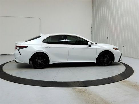 Used 2023 Toyota Camry XSE image 8