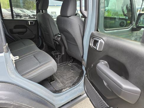 Used 2024 Jeep Wrangler Unlimited Sport AWD/4WD image 15