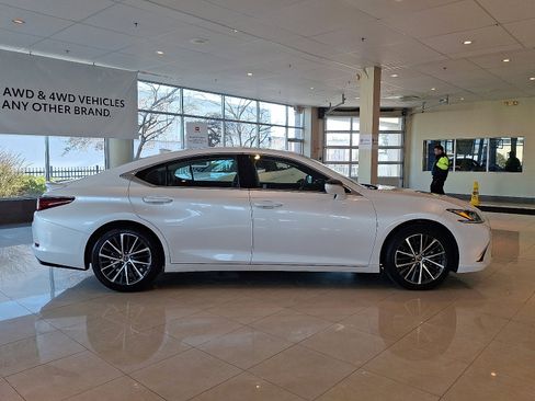 Used 2023 Lexus ES 350 w/ Premium Package image 8
