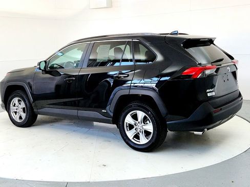 Used 2024 Toyota RAV4 XLE w/ Convenience Package AWD/4WD image 4