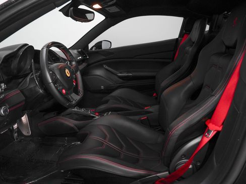 Used 2017 Ferrari 488 GTB RWD image 36