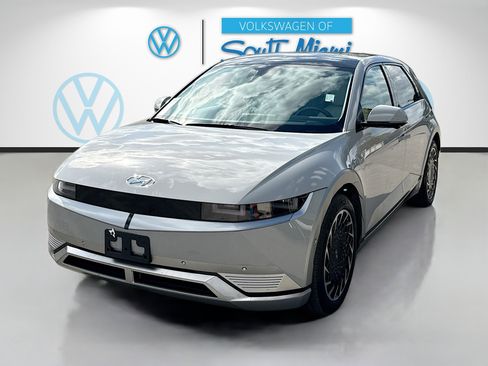 Used 2024 Hyundai Ioniq 5 Limited image 3