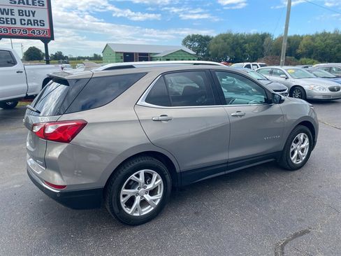 Used 2018 Chevrolet Equinox Premier image 9