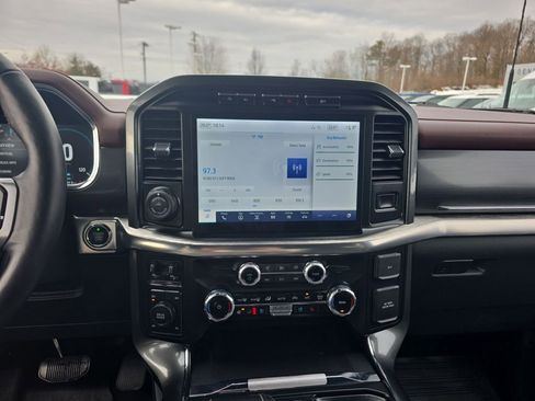 Used 2023 Ford F150 Lariat w/ Equipment Group 502A High image 29