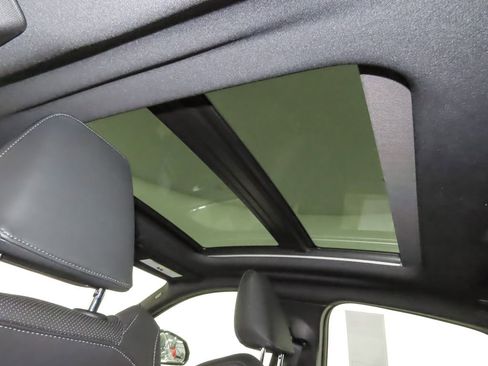 Used 2025 BMW 228i xDrive w/ Premium Package AWD/4WD image 9