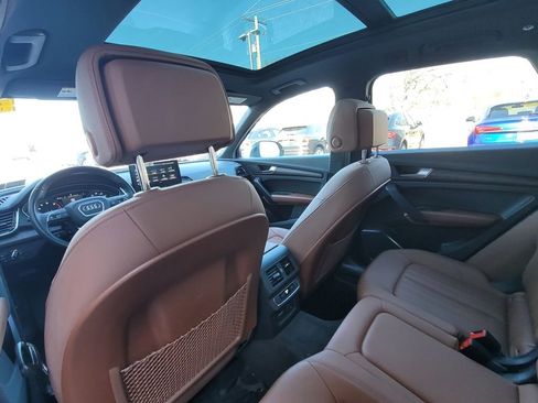 Used 2023 Audi Q5 2.0T Premium w/ Convenience Package image 42