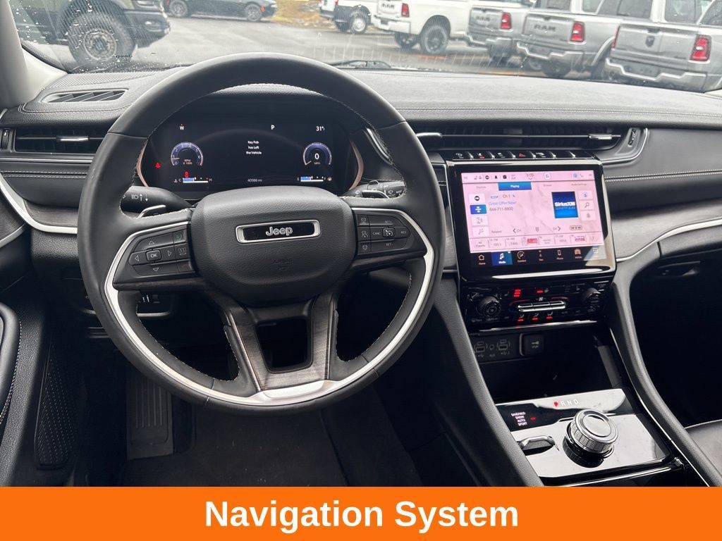 Used 2023 Jeep Grand Cherokee L Limited AWD/4WD image 6