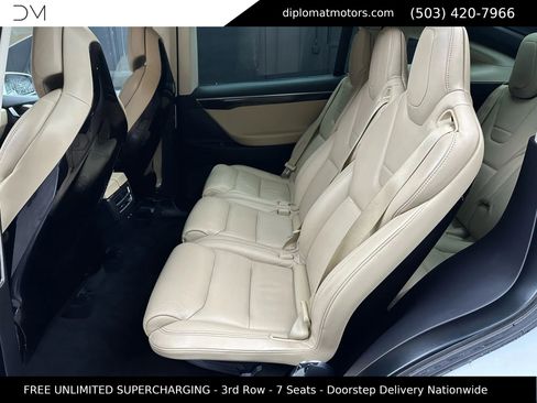 Used 2016 Tesla Model X 75D image 21