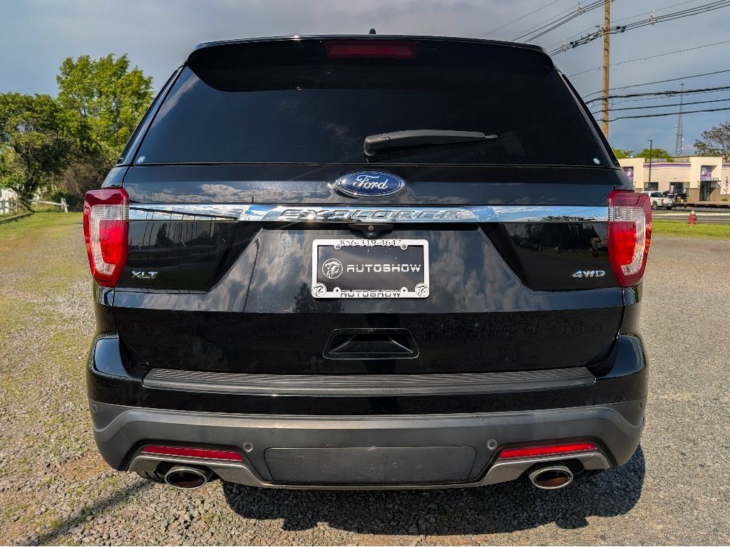 Used 2018 Ford Explorer XLT AWD/4WD image 6